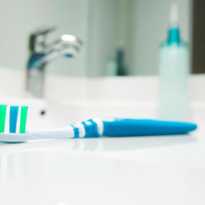 jak myć zęby szczoteczką soniczną
